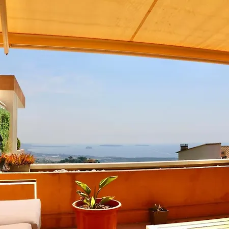 Beautiful Quiet 2-bedroom With Panoramic Sea View Apartamento