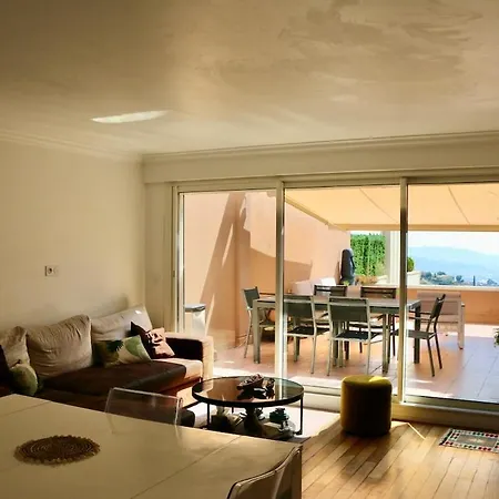 Beautiful Quiet 2-bedroom With Panoramic Sea View