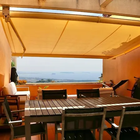 Beautiful Quiet 2-bedroom With Panoramic Sea View * 망들리유 라 나플